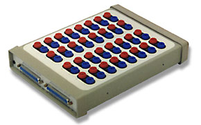 32-channel banana jack signal interface for host instruments that have both differential and single-ended measurement capability